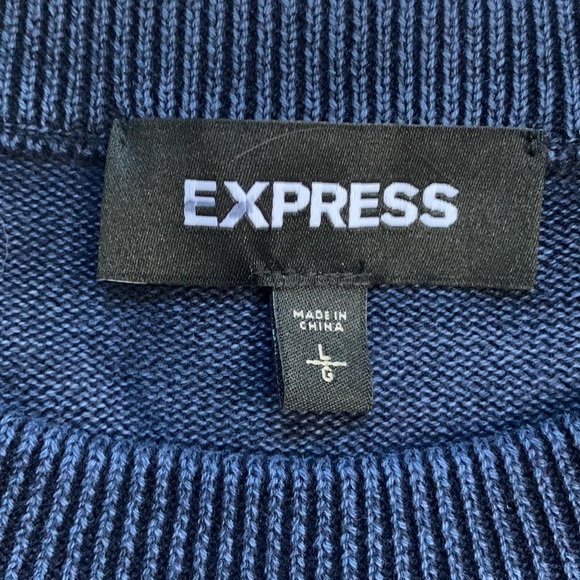 BUNDLE of 2 Express blue and red vintage dyed striped light crew neck sweaters - Picture 8 of 10